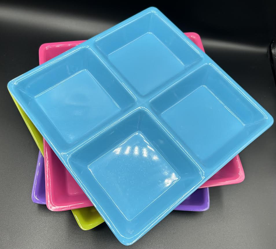 Photo 1 of GLAD 8.5" 4 SECTION TRAY Qty 4 (BLUE,GREEN,PINK,PURPLE)