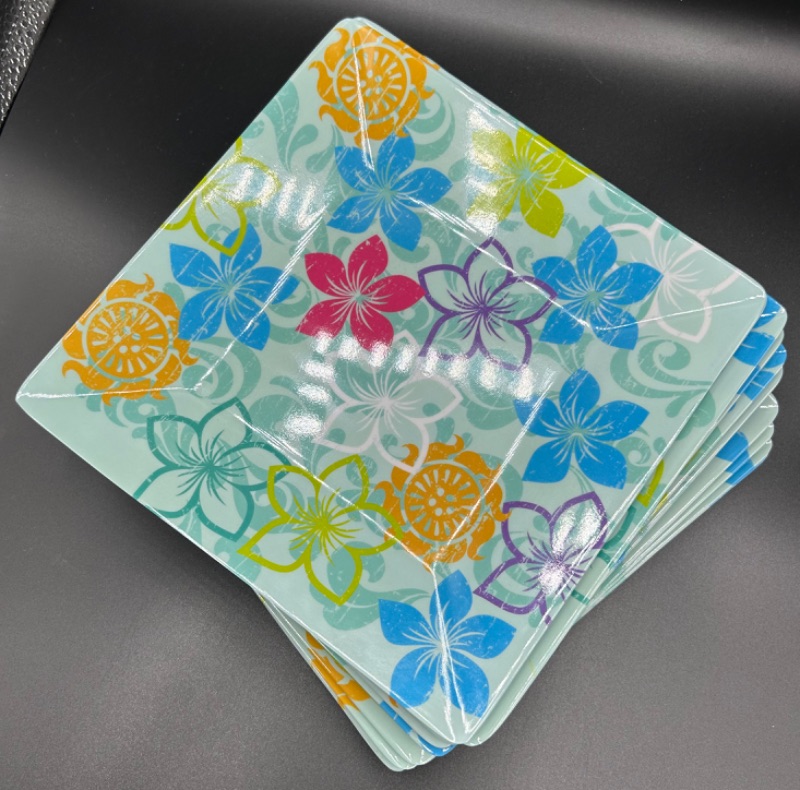 Photo 1 of 8" SQUARE PLASTIC PLATES - QTY OF 12