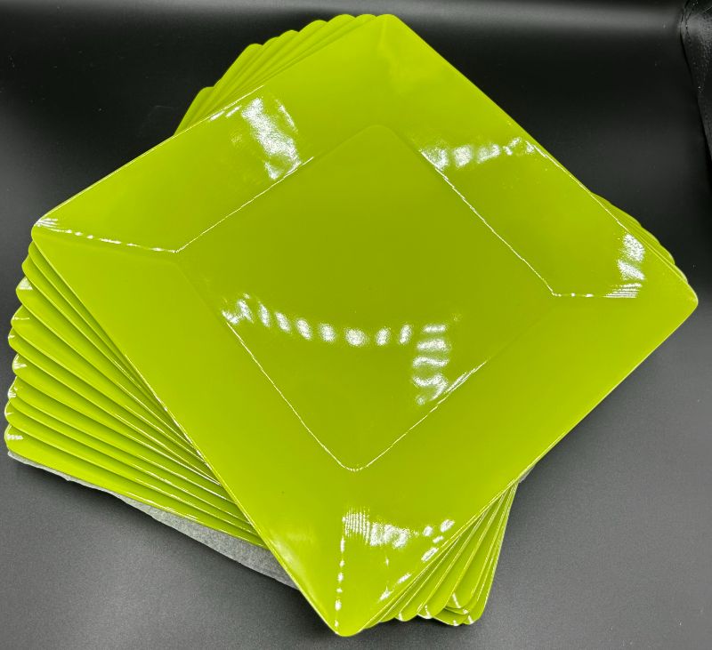 Photo 1 of 10x10 PLASTIC GLAD PLATES 12 COUNT - GREEN