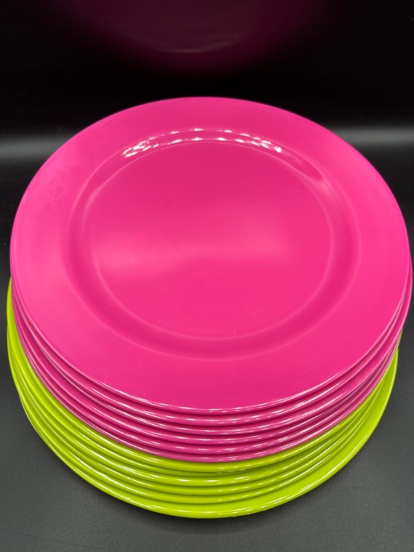 Photo 1 of 11" PLASTIC PLATES 12CT - 6 PINK AND 6 GREEN