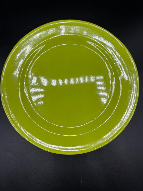 Photo 2 of 8" ROUND PLASTIC PLATES - 12CT - GREEN