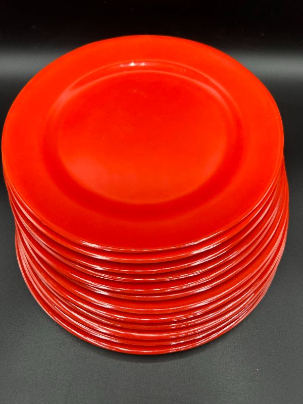 Photo 1 of 8" ROUND PLASTIC PLATES - 12CT - RED