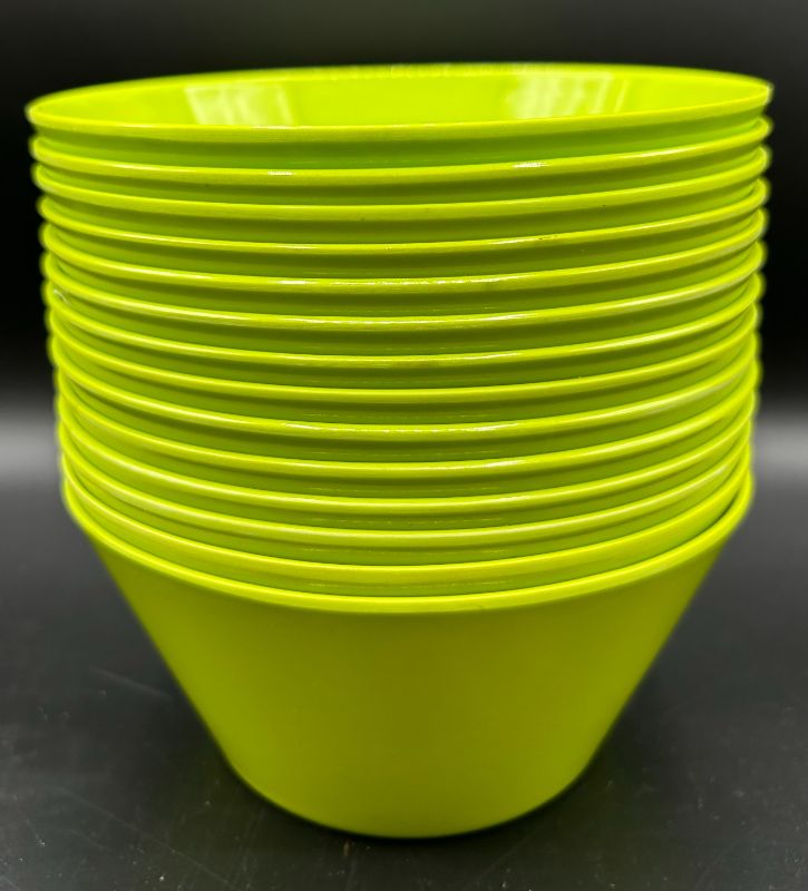 Photo 1 of PLASTIC BOWLS - 15CT - GREEN