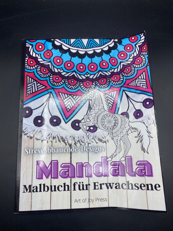 Photo 2 of Mandala Malbuch für Erwachsene: Erstaunliche 130 Seiten für Stressabbau und Entspannung von schönen Mandalas&#9474;Flowers, Animals Mandala Designs ... und Achtsamkeit Mandalas (German Edition)