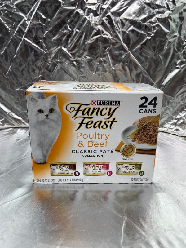 Photo 2 of Fancy Feast Purina Pate Adult Canned Wet Cat Food Classic Pate Variety Pack Poultry & Beef (24) 3 oz. Cans