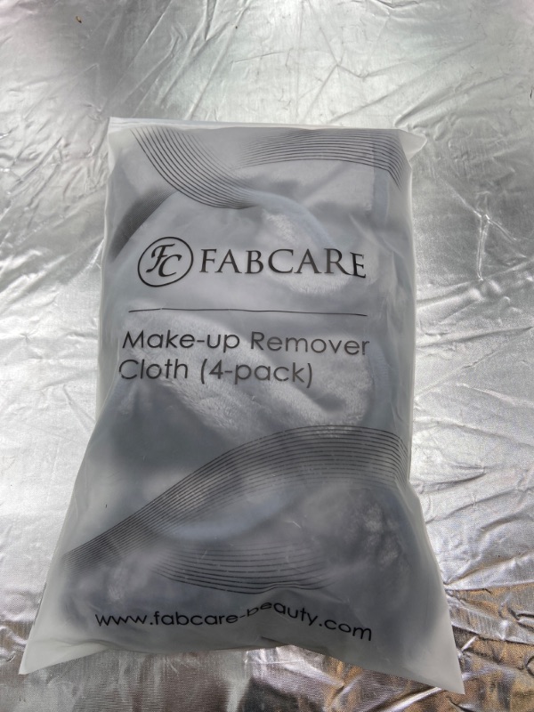 Photo 3 of FABCARE Makeup Remover Cloth Microfibre (4 pieces) - DERMATEST VERY GOOD - Washable up to 95°C - Integrated make-up removal glove - Microfibre face cloths - Make-up remover cloths washable
