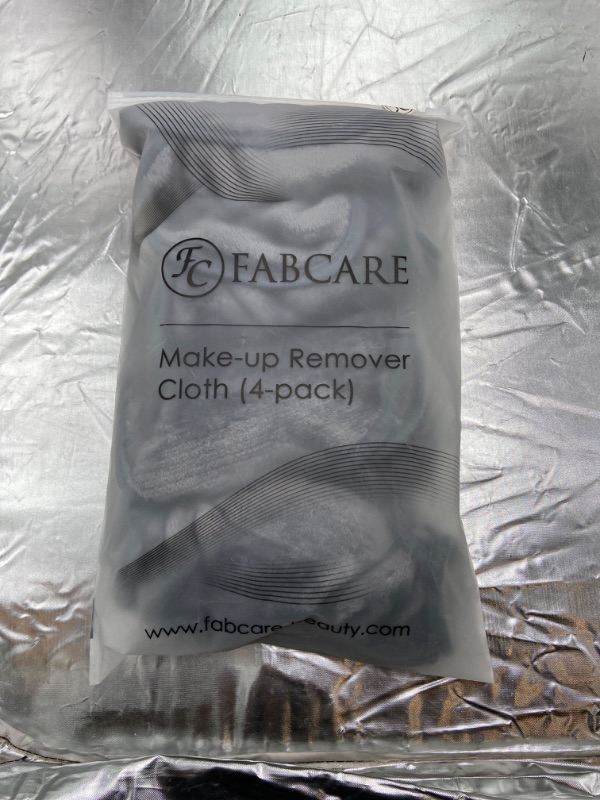 Photo 3 of FABCARE Makeup Remover Cloth Microfibre (4 pieces) - DERMATEST VERY GOOD - Washable up to 95°C - Integrated make-up removal glove - Microfibre face cloths - Make-up remover cloths washable
