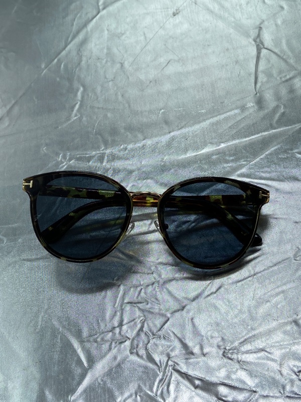 Photo 1 of MAXJULI Polarized Classic Retro Cat Eye Oversized Sunglasses Womens Mens Trendy Shades UV400 Sunnies SEE PHOTO
