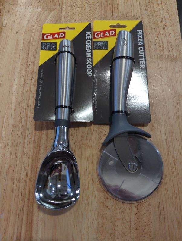 Photo 2 of GLAD Pro Series - Pizza Cutter & Ice Cream Scoop