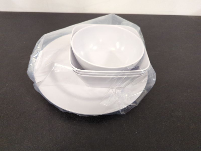 Photo 3 of GLAD - Melamine Dish Bundle - 2 Plates + 4 Bowls - White