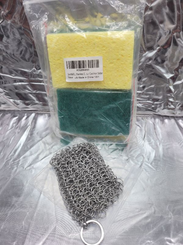 Photo 1 of Gainwell stainless steel pocket chain scrubber for cast iron skillet plus 2 sponges