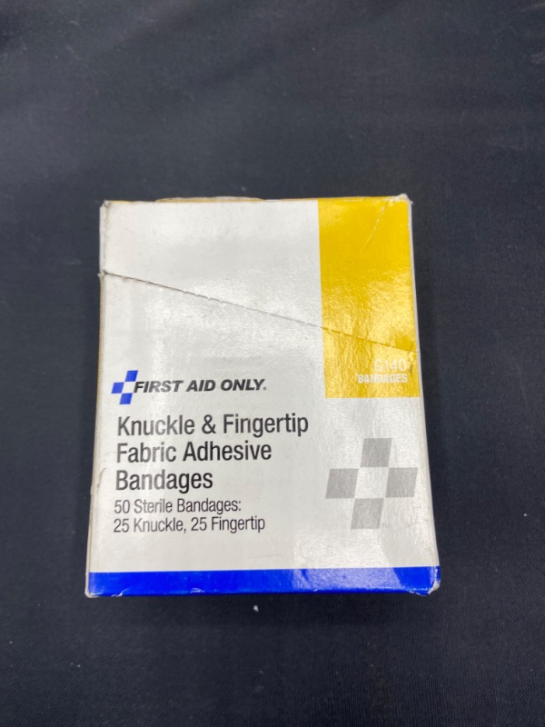 Photo 1 of Knuckle and fingertips fabric adhesive bandages 
