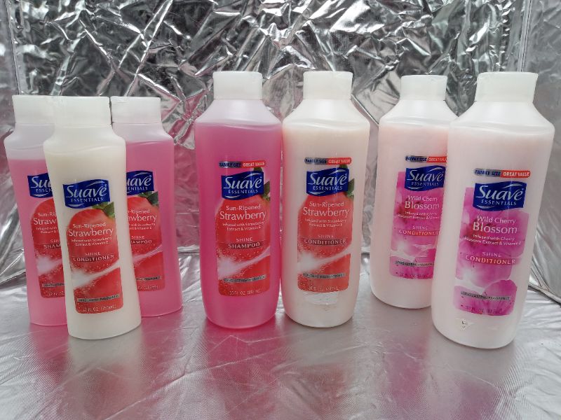 Photo 1 of (7 Count) SUAVE Essentials Assorted Shampoo and Conditioner Bundle:  Sun-Ripened Strawberry | Wild Cherry Blossom
