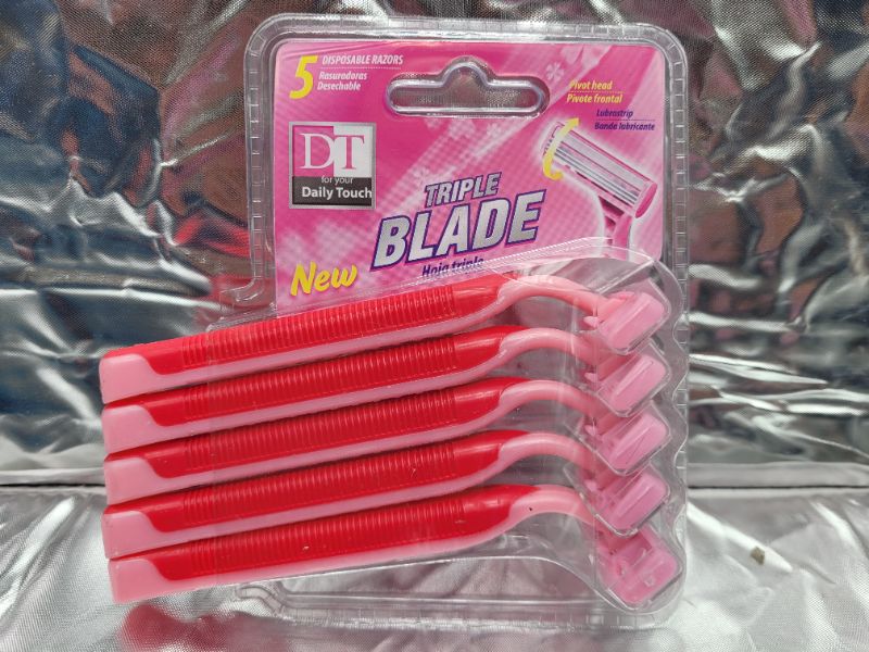 Photo 1 of (9 pack) DT- for your Daily Touch triple blade disposable razor 5 count 