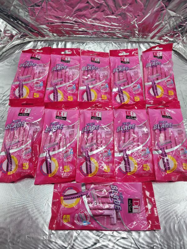 Photo 2 of (11 pack) DT- for your Daily Touch triple blade disposable razor 5 count 