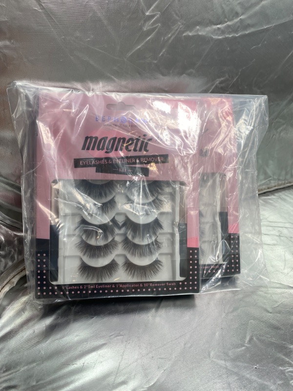 Photo 3 of BEPHOLAN Magnetic Eyeliner Lashes Kit pack of 2 