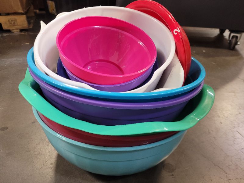 Photo 3 of 17 Pieces Assorted Shapes/Sizes/Colors/Designs/Styles Plastic Bowls (Salad Serving Bowls, Mixing Bowls, Snack Bowls Etc...)