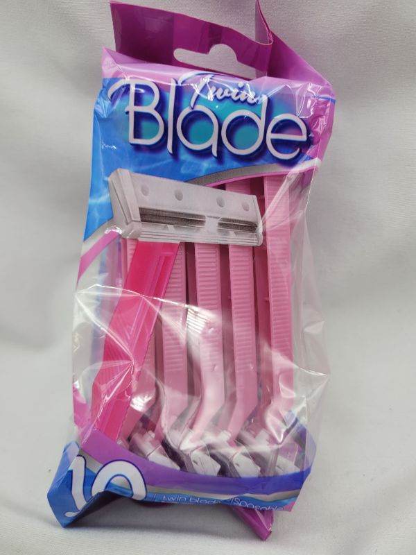 Photo 1 of 6 Packs Of 10- DailyTouch Twin Blade Disposable Razors Deluxe Super Comfort