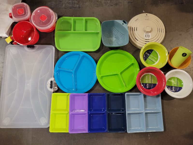 Photo 1 of 32 Piece Assorted Kitchenware Bag Lot Bundle- SOLD AS IS