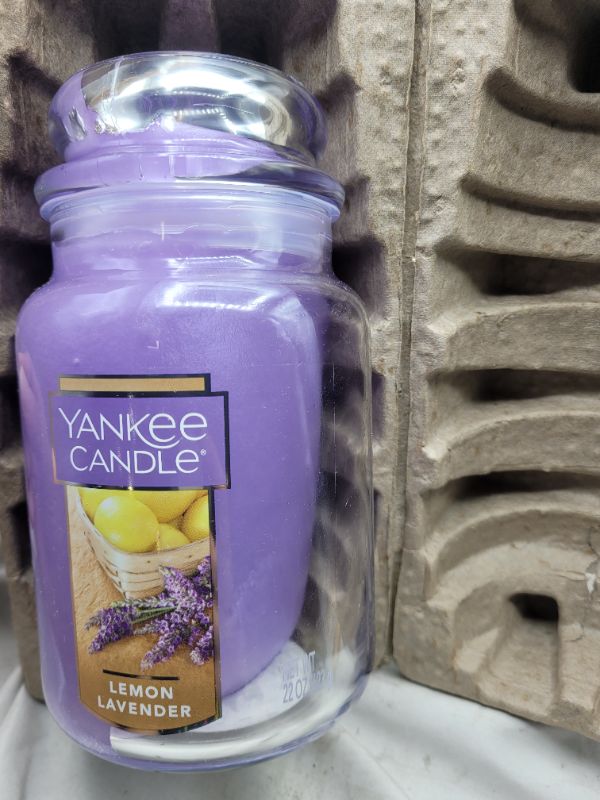 Photo 2 of Yankee Candle 1073481Ez Large Jar Candle Lemon Lavender