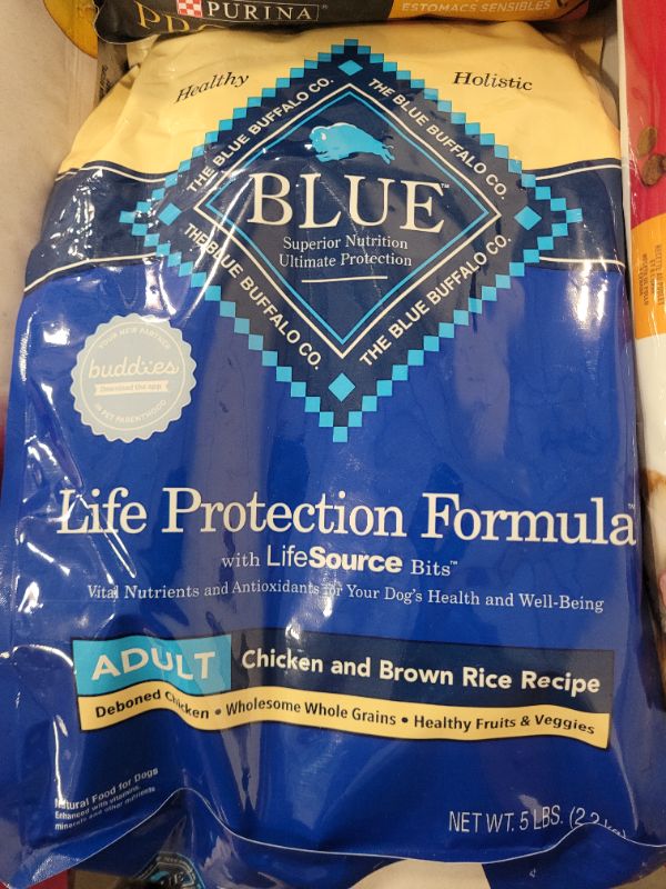 Photo 2 of Blue Buffalo Life Protection Formula Natural Adult Dry Dog Food, Chicken and Brown Rice 5-lb 