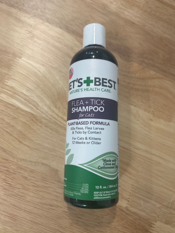 Photo 2 of Vet's Best Flea & Tick Shampoo for Cats - Premium Flea and Tick Treatment for Cats - Plant-Based Ingredients - Certified Natural Oils - 12 oz