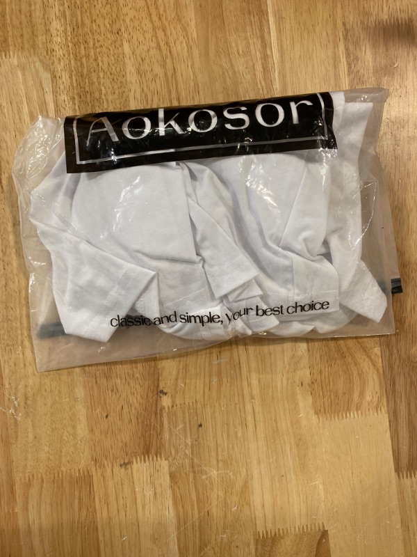 Photo 2 of Aokosor White Tank Top (Medium)
