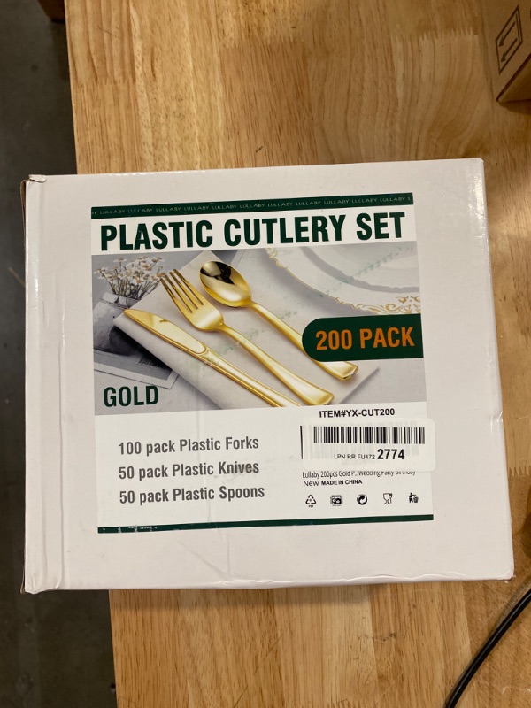 Photo 1 of 200 Gold Plastic Silverware Set - Plastic Gold Cutlery Set - Disposable Flatware Gold - 100 Gold Plastic Forks, 50 Gold Plastic Spoons, 50 Gold Cutlery Knives Heavy Duty Silverware for Parties/Wedding