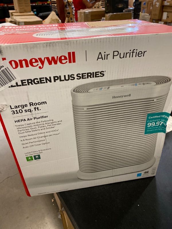 Photo 3 of Honeywell HPA204 HEPA Air Purifier for Large Rooms - Microscopic Airborne Allergen+ Reducer, Cleans Up To 1500 Sq Ft in 1 Hour - Wildfire/Smoke, Pollen, Pet Dander, and Dust Air Purifier – White White Large Room Air Purifier 
