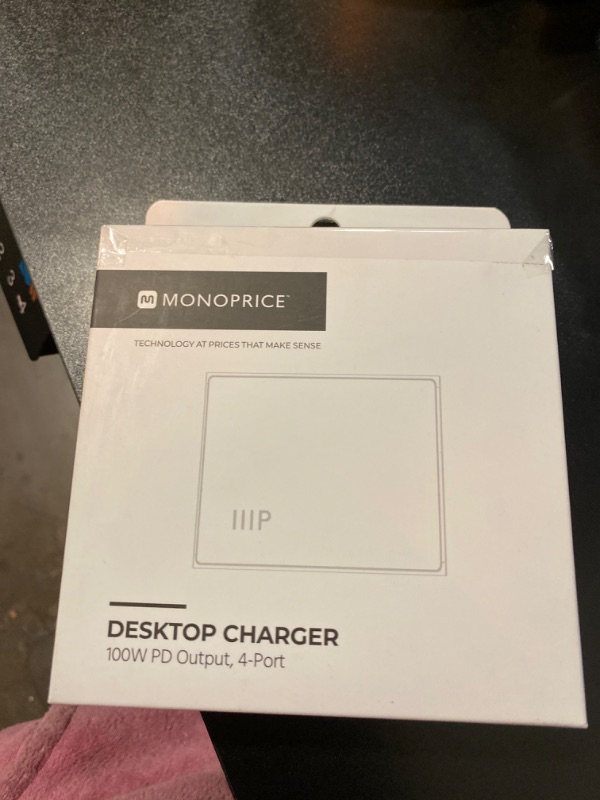 Photo 3 of Monoprice 112W 4-Port USB-C Desktop Charging Station
