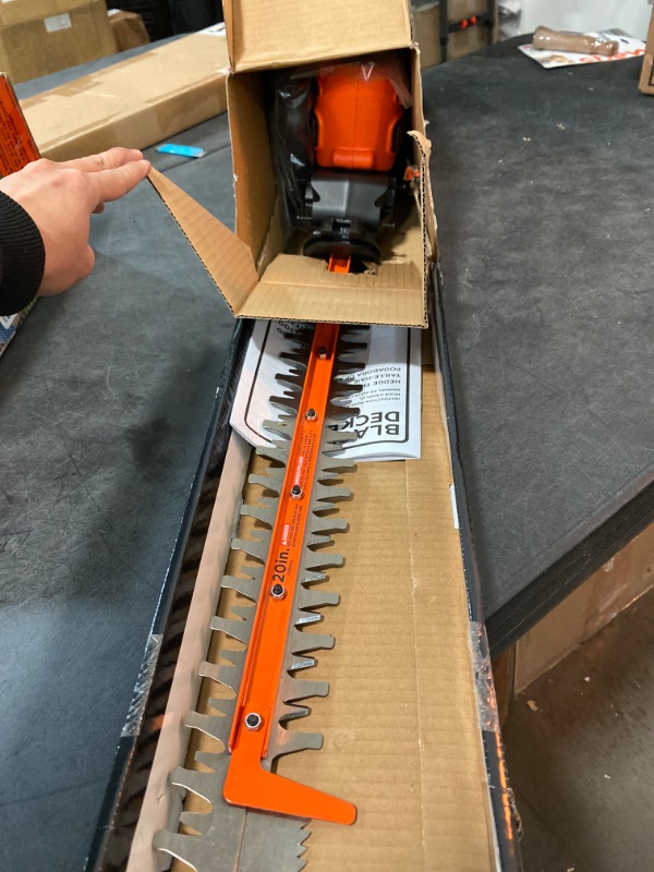 Photo 2 of BLACK+DECKER Hedge Trimmer with Saw, 20-Inch, Corded (BEHTS300)