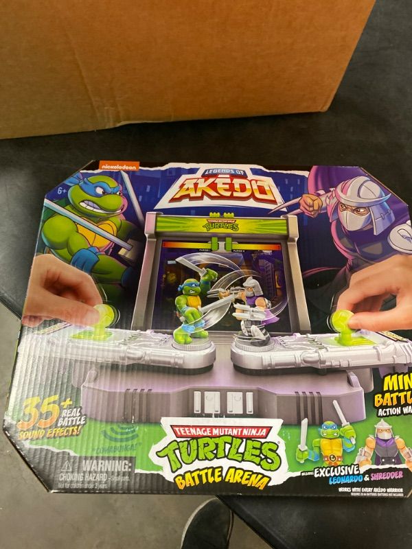 Photo 2 of Legends of Akedo Teenage Mutant Ninja Turtles Battle Arena with 35+ Battle Sound Effects and 2 Exclusive Battling Mini Warriors - Leonardo and Shredder