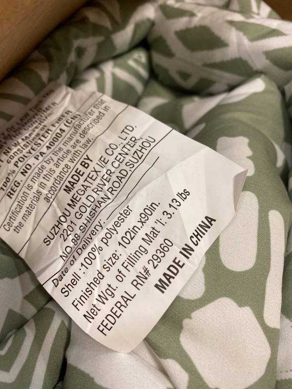 Photo 3 of Geniospin King Size Comforter Set 8 Piece, Reversible Boho Comforter Sets, Spliced Aztec Pattern, Down Alternative Bed in A Bag with Comforter, Sheets, Pillowcase & Shams (Sage Green, 102x90 Inches)
