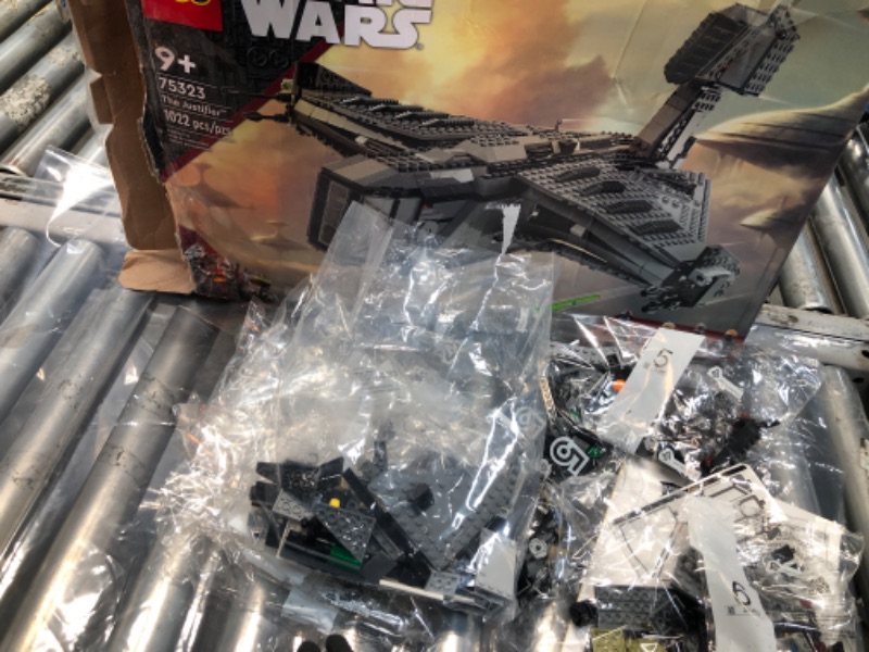 Photo 2 of **** USED MISSING OR LOOSE PARTS ****
LEGO Star Wars The Justifier 75323 Building Toy Set for Kids, Boys, and Girls Ages 9+ (1,022 Pieces) FrustrationFree Packaging