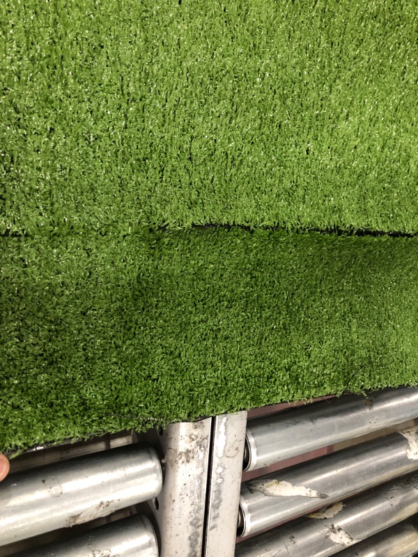 Photo 3 of 5' x 8' Artificial Grass