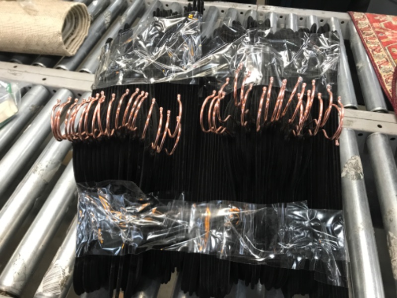 Photo 2 of 100 count velvet hangers 