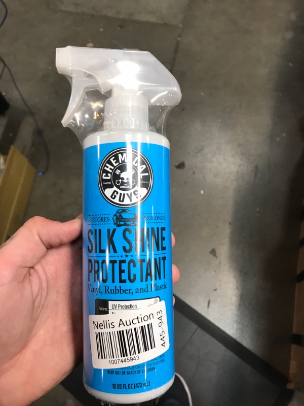 Photo 2 of Chemical Guys TVD_109_16 Silk Shine Spray-able Dry-To-The-Touch Dressing and Protectant for Tires, Trim, Vinyl, Plastic and More, Safe for Cars, Trucks, Motorcycles, RVs & More, 16 fl oz 16 oz Silk Shine