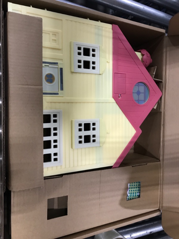 Photo 2 of Bluey Ultimate Lights & Sounds Playhouse & Toy Box, 2.5-3 inch Figures - Amazon Exclusive Amazon Exclusive - Bluey Ultimate Lights & Sounds Playhouse