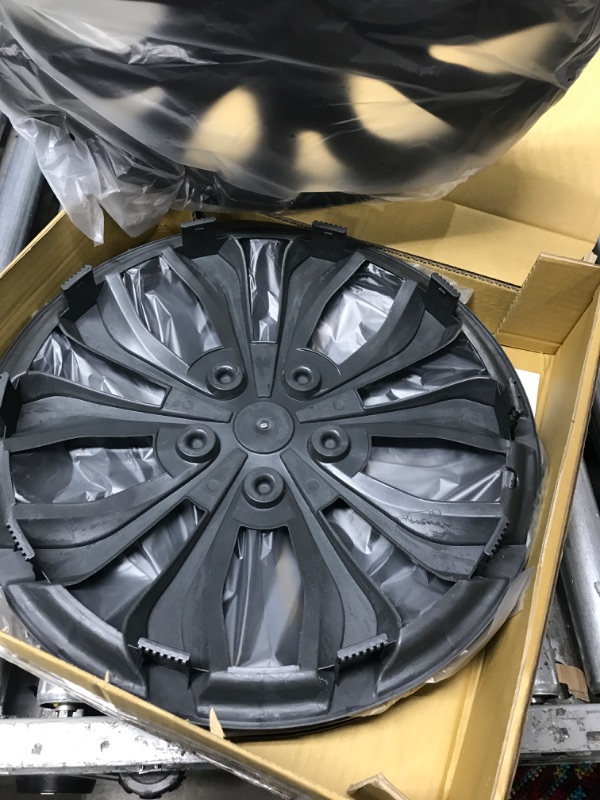 Photo 1 of Pilot Automotive WH138-17GB 17 Inch Spyder Black & Gunmetal Grey Universal Hubcap Wheel Covers For Cars - Set Of 4 - Fits Most Cars