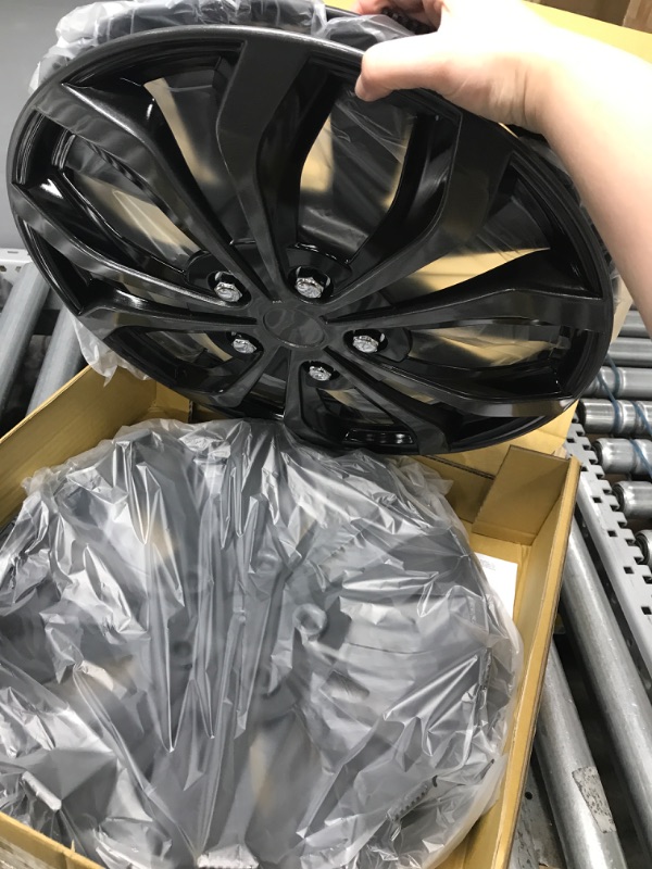 Photo 1 of Pilot Automotive WH138-17GB 17 Inch Spyder Black & Gunmetal Grey Universal Hubcap Wheel Covers For Cars - Set Of 4 - Fits Most Cars