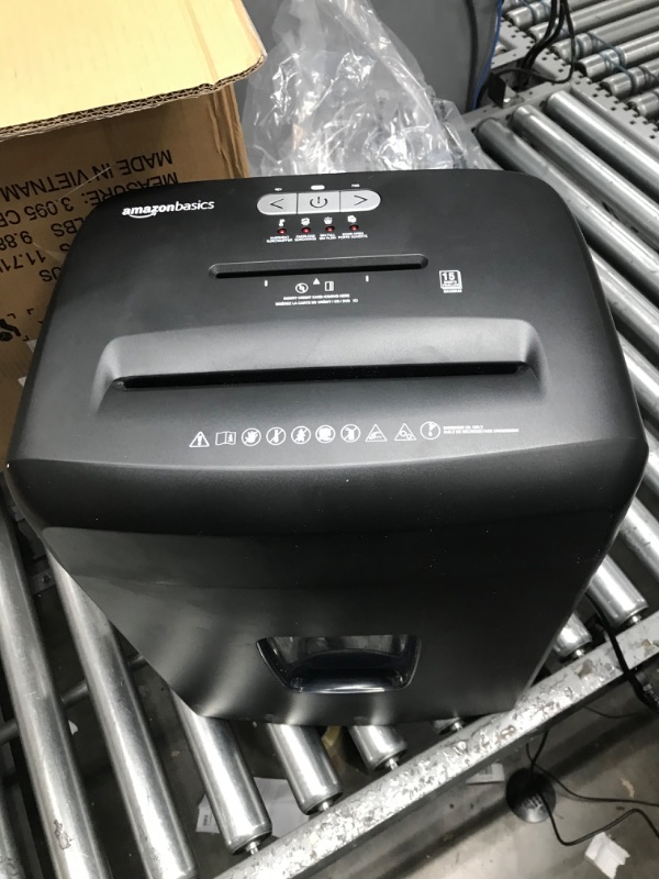 Photo 2 of Amazon Basics 18-Sheet Cross-Cut Paper, CD, and Credit Card Shredder, Black
NEEDS REPAIR