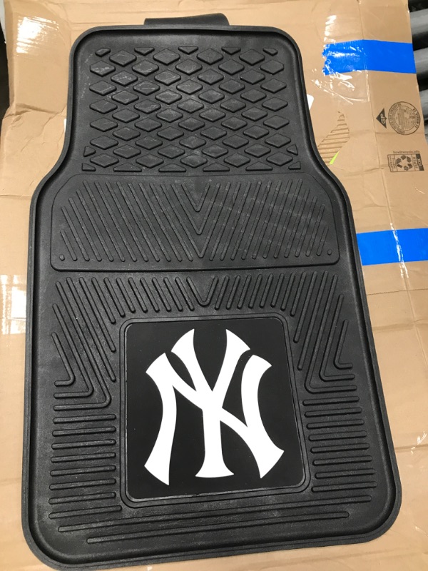 Photo 2 of **SEE NOTES** FANMATS 8759 New York Yankees 2-Piece Heavy Duty Vinyl Car Mat Set, Front Row Floor Mats, All Weather Protection, Universal Fit, Deep Resevoir Design
