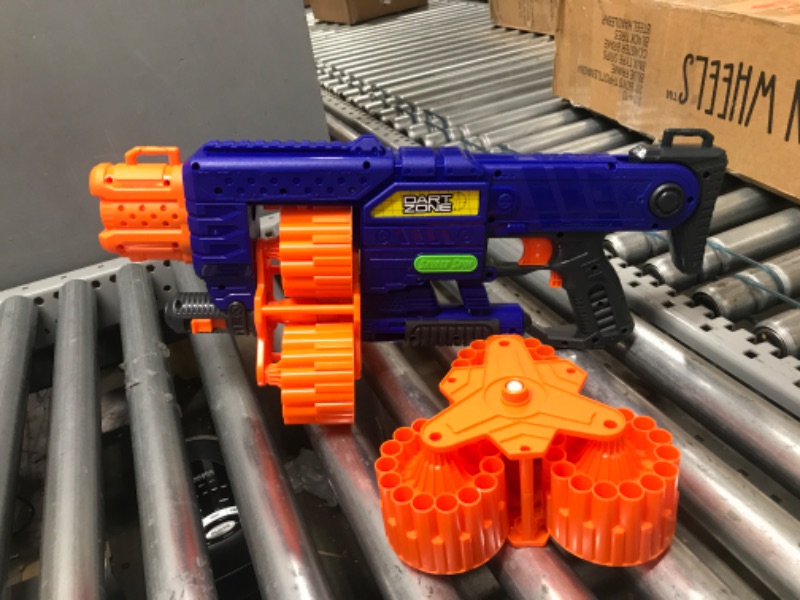 Photo 2 of DART ZONE Savage Spin Triple-Drum Motorized Blaster Commando Series, Blue and Orange
