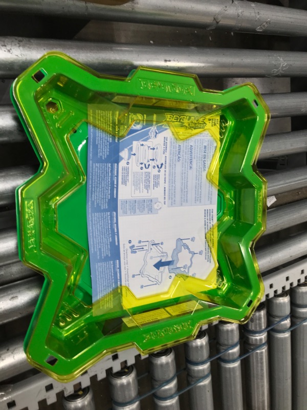 Photo 1 of Beyblade Burst Evolution Star Storm Battle Set (Amazon Exclusive)
