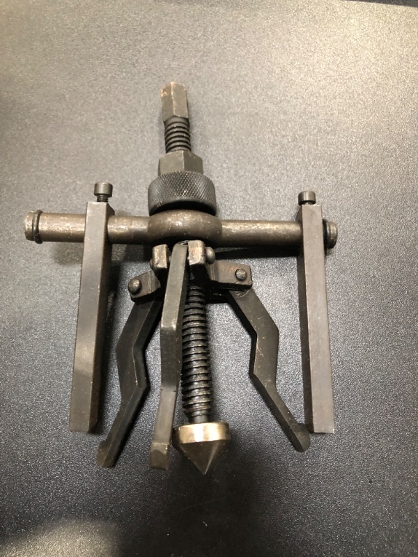 Photo 2 of 3 Jaw Puller Adjustable Bearing Puller Carbon Steel Gear Puller Suitable for Car, Motorcycles, Electric Vehicles, Agriculture and Mechanical Bearings, etc