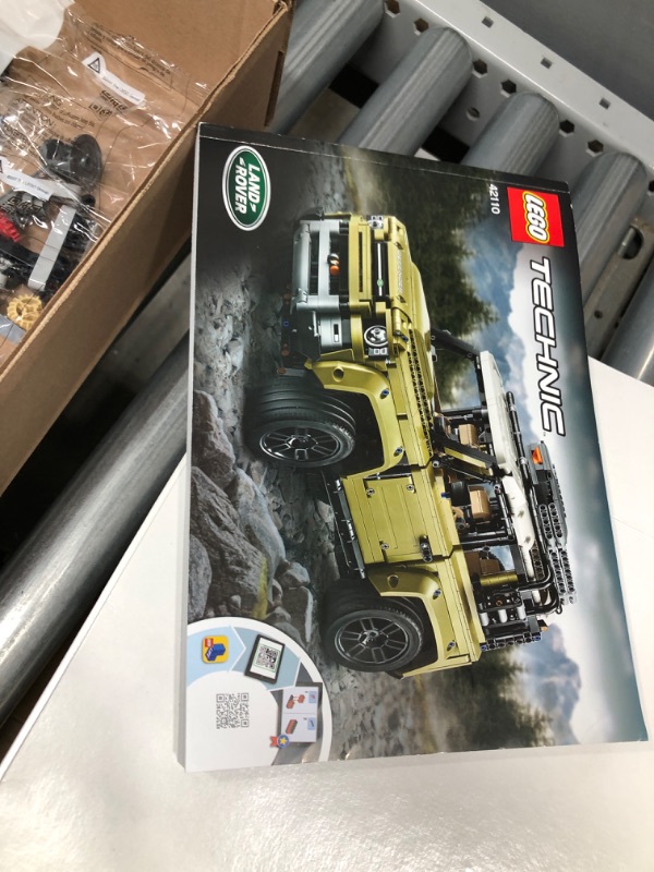 Photo 4 of *** OPEN BOX***LEGO Technic Land Rover Defender 42110 Building Kit (2573 Pieces) Frustration-Free Packaging