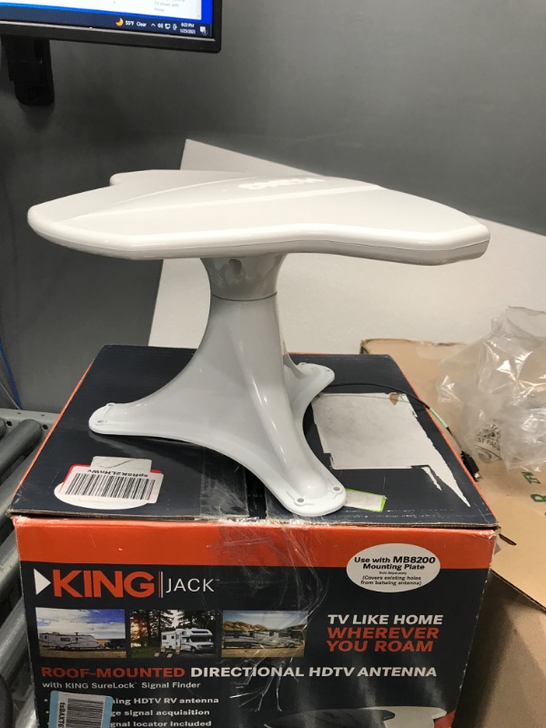 Photo 2 of KING Jack w/Mount Directional HDTV Antenna w/Signal Finder - White [OA8500]