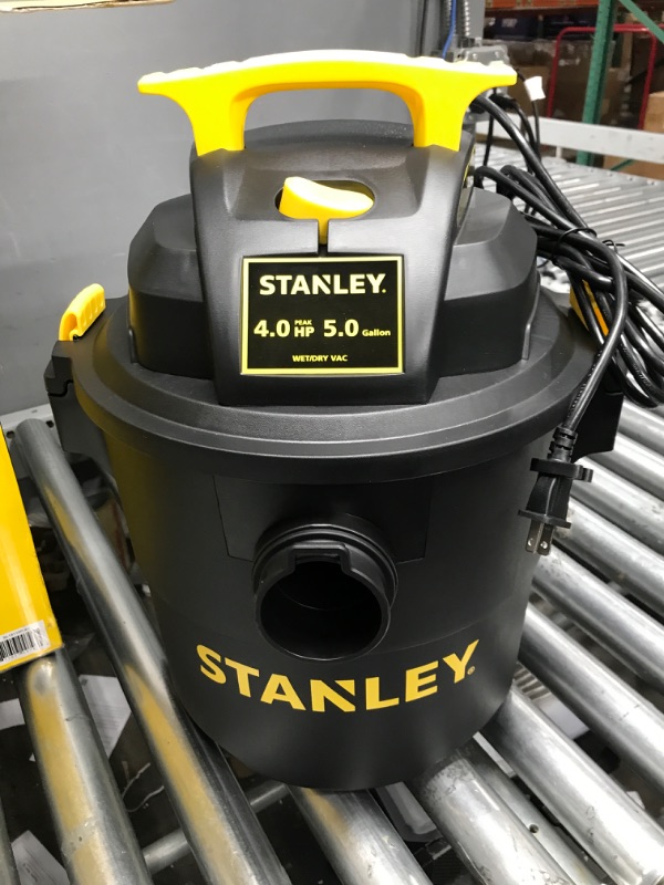 Photo 2 of *** POWERS ON *** Stanley SL18115P Wet/Dry Vacuum, 5 Gallon, 4 Horsepower, 4.0 HP AC, Black