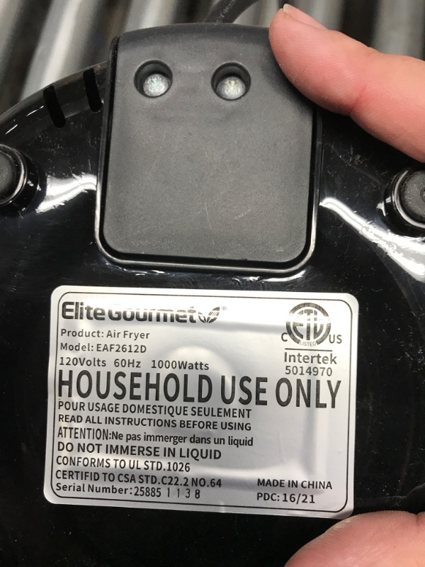 Photo 2 of ***TESTED TURNS ON*** Elite Gourmet EAF2612D Personal 2.1Qt Compact Space Saving Programmable Hot Air Fryer, Oil-Less Healthy Cooker, Timer & Temperature Controls, PFOA/PTFE Free, 1000W, Black 2.1 Quart Black ***DAMAGED SEE PHOTOS*** 