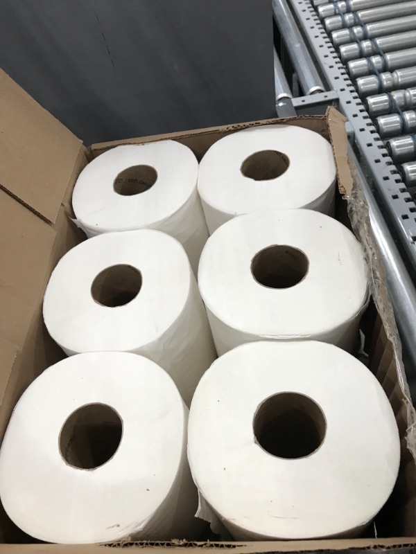 Photo 2 of Scott High-Capacity Hardwound Roll Towels, 
